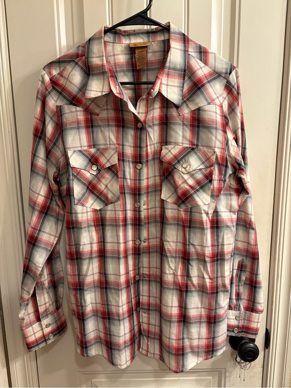 Plaid Button-Down Shirt in Red and White - Classic Western Style